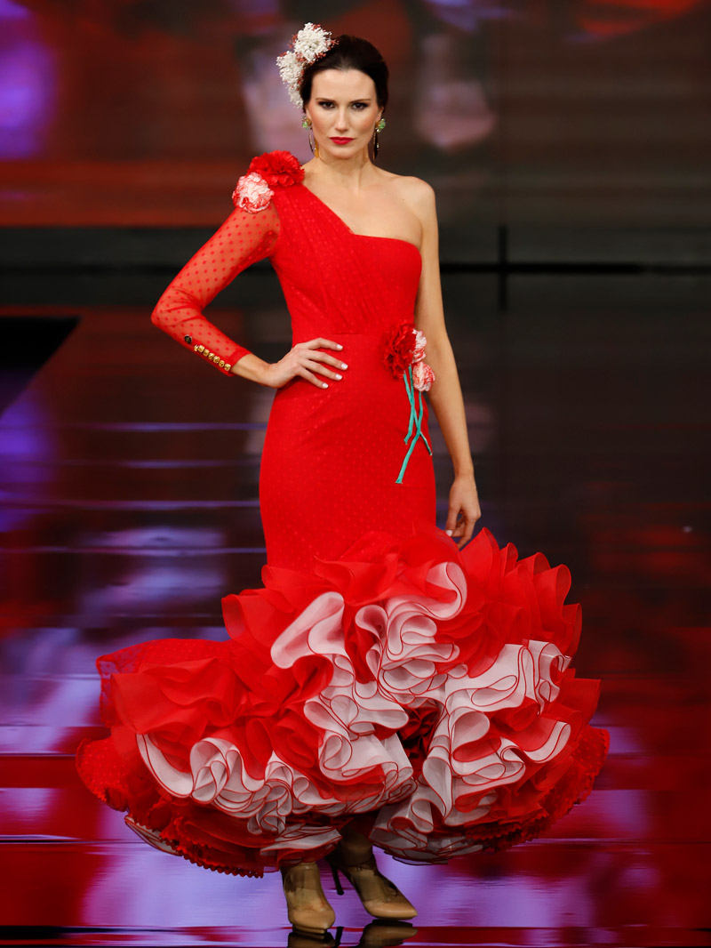 traje-de-flamenca-rojo-plumeti-una-manga
