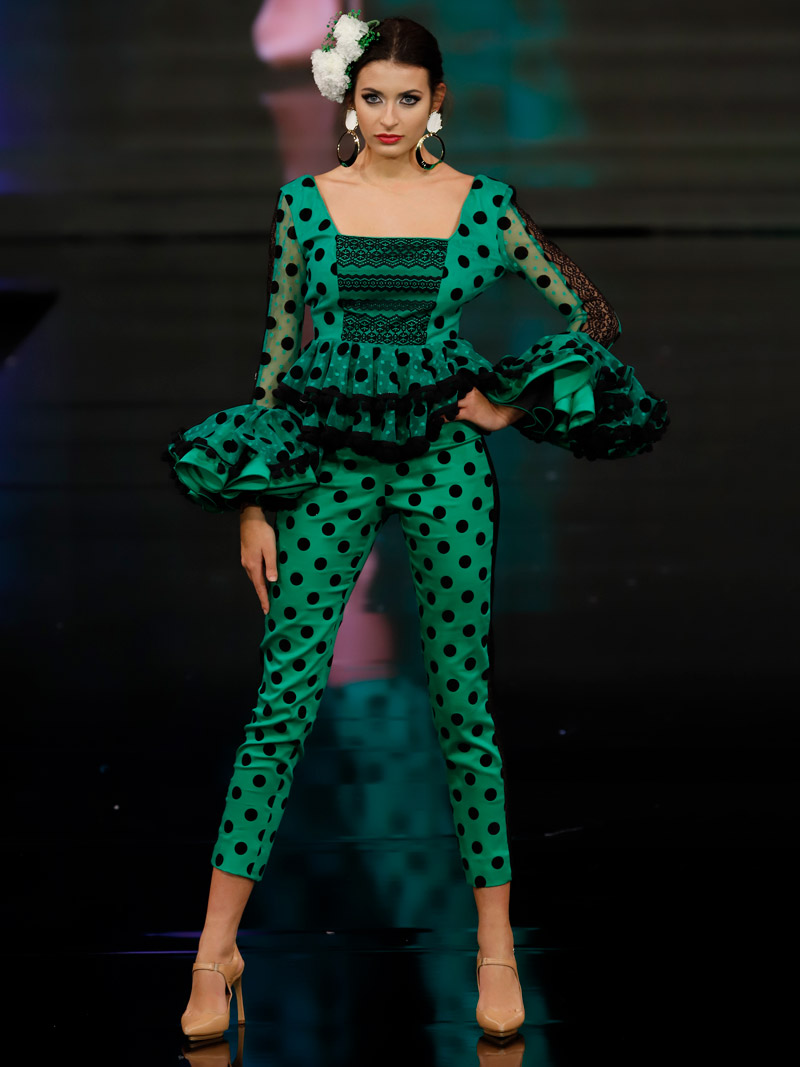 vestido-flamenca-plumeti-verde-lunares