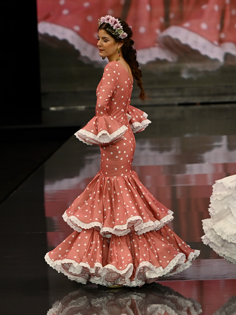 traje de flamenca niña rosa lunares blancos