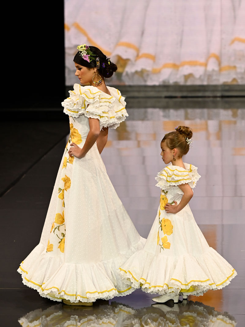 vestido-flamenca-vuelo-blanco-perforado-madre
